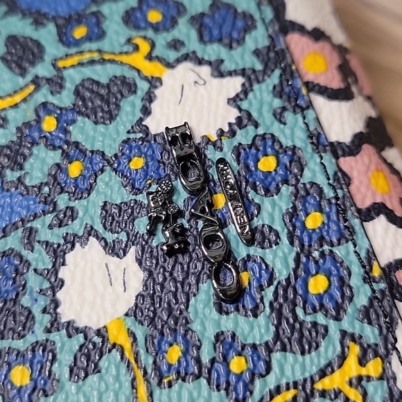 Coach Small Wristlet In Mixed Yankee Floral Print Coated Canvas - Picture 4 of 14